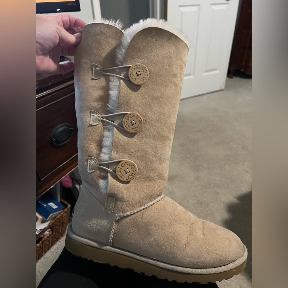 Ugg boots size 9